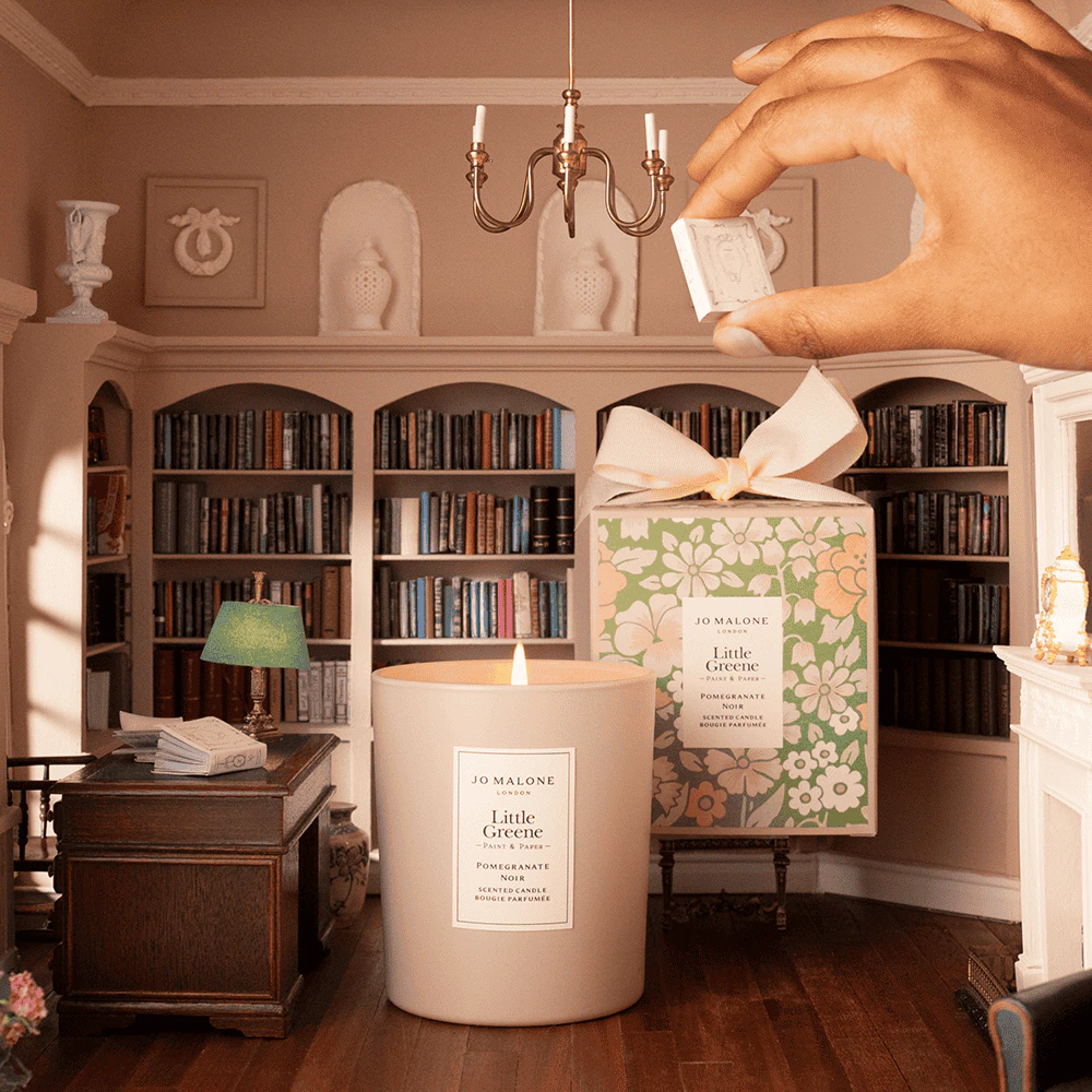 194-special-edition-pomegranate-noir-scented-candle-3.webp Special-Edition Pomegranate Noir Scented Candle